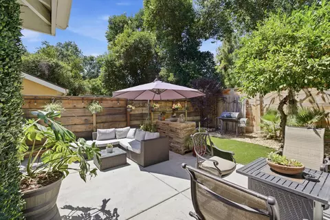 Exterior - 1624 E Castleview Dr, Visalia, CA 93292 photo 6 of 10