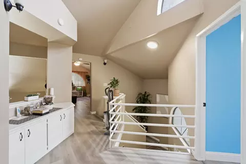 Entry Way - 1624 E Castleview Dr, Visalia, CA 93292 photo 4 of 5