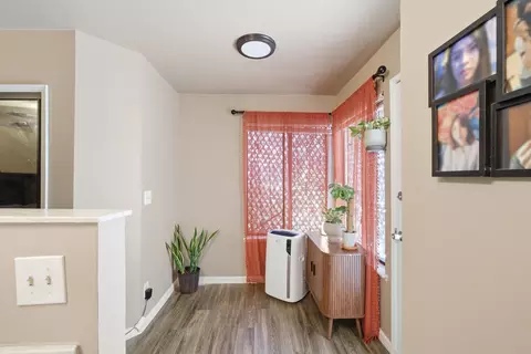 Entry Way - 1624 E Castleview Dr, Visalia, CA 93292 photo 2 of 5