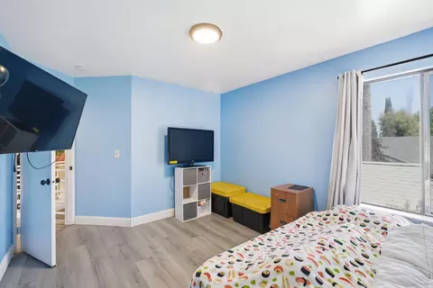 Bedroom - 1624 E Castleview Dr, Visalia, CA 93292 photo 3 of 4