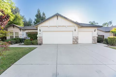 3607 N Mendonca St, Visalia, CA 93291