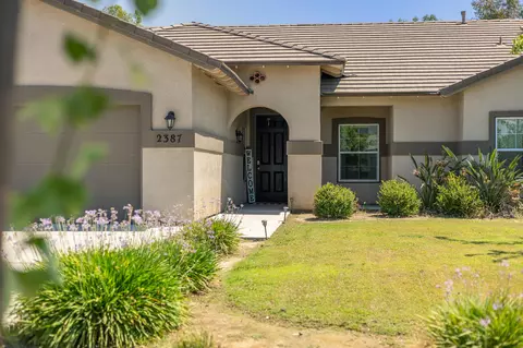 2387 W Bel Aire Ct, Porterville, CA 93257