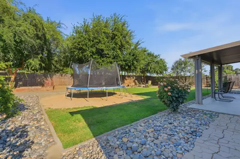 Exterior - 1078 Geneva Dr, Lemoore, CA 93245 photo 8 of 14