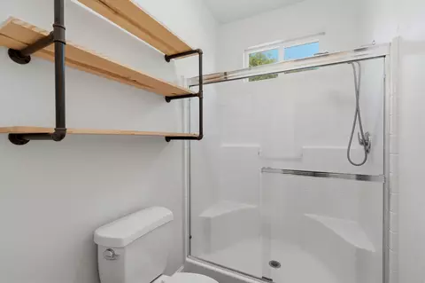 Bath - 1078 Geneva Dr, Lemoore, CA 93245 photo 2 of 4