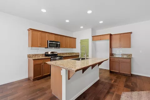Kitchen - 1078 Geneva Dr, Lemoore, CA 93245 photo 2 of 2