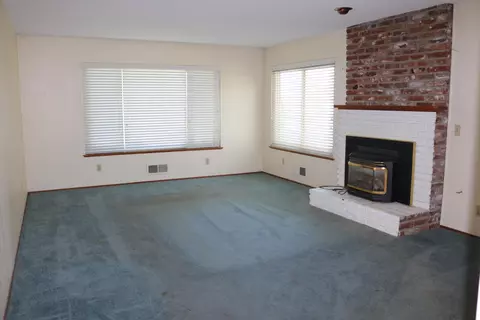 Living - 316 Plum Dr, Exeter, CA 93221 photo 1 of 2