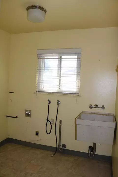 Other - 316 Plum Dr, Exeter, CA 93221 photo 4 of 5