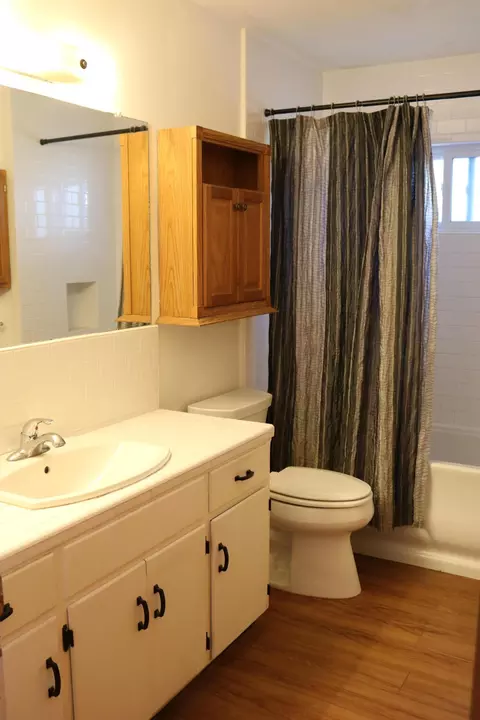 Bath - 316 Plum Dr, Exeter, CA 93221 photo 1 of 1