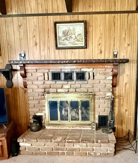 Living - 1207 Pine Haven Ct, Springville, CA 93265 photo 3 of 3