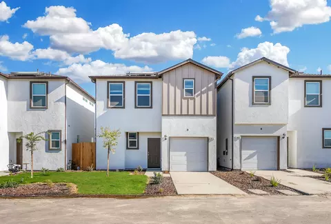 1012 Buena Vis Ln, Hanford, CA 93230