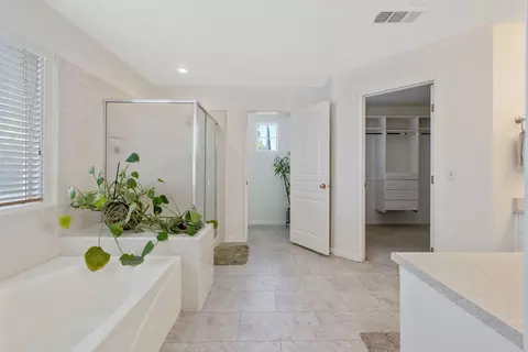 Bath - 1156 Joy Ct, Exeter, CA 93221 photo 3 of 4