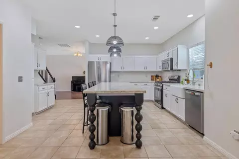 Kitchen - 1156 Joy Ct, Exeter, CA 93221 photo 4 of 5