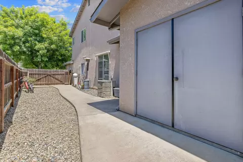 Exterior - 1156 Joy Ct, Exeter, CA 93221 photo 5 of 15