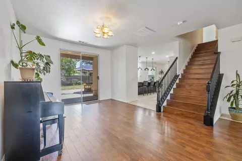 Entry Way - 1156 Joy Ct, Exeter, CA 93221 photo 3 of 8