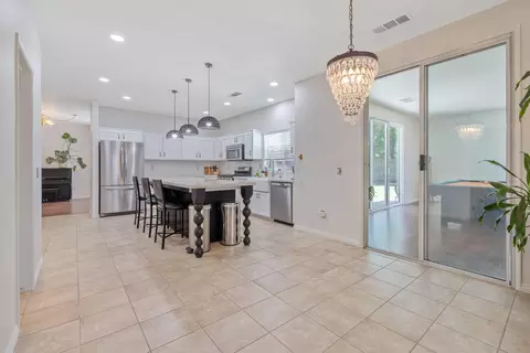 Entry Way - 1156 Joy Ct, Exeter, CA 93221 photo 5 of 8