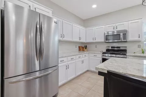 Kitchen - 1156 Joy Ct, Exeter, CA 93221 photo 2 of 5