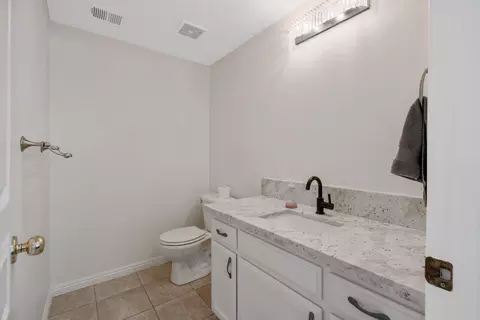 Bath - 1156 Joy Ct, Exeter, CA 93221 photo 1 of 4