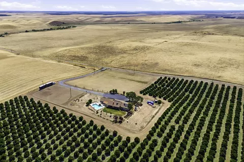 View/Area - 4015 Road 256, Ducor, CA 93218 photo 1 of 4