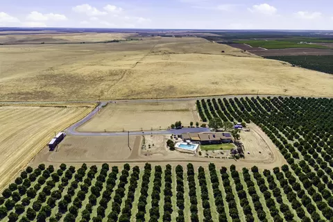 View/Area - 4015 Road 256, Ducor, CA 93218 photo 3 of 4