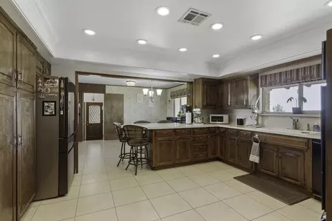 Kitchen - 4015 Road 256, Ducor, CA 93218 photo 4 of 6