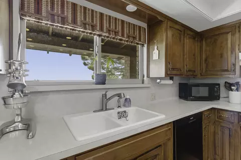 Kitchen - 4015 Road 256, Ducor, CA 93218 photo 6 of 6