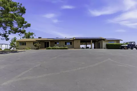 Exterior - 4015 Road 256, Ducor, CA 93218 photo 4 of 25