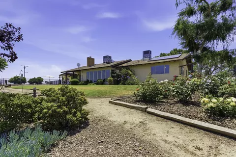 Exterior - 4015 Road 256, Ducor, CA 93218 photo 20 of 25