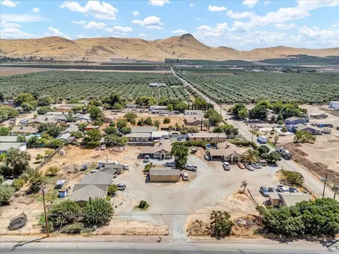25250 Rd 216, Lindsay, CA 93247