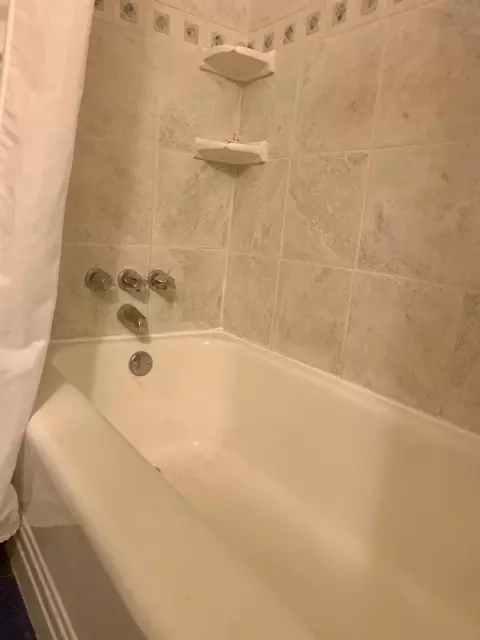 Bath - 1883 James Dr, Springville, CA 93265 photo 4 of 8