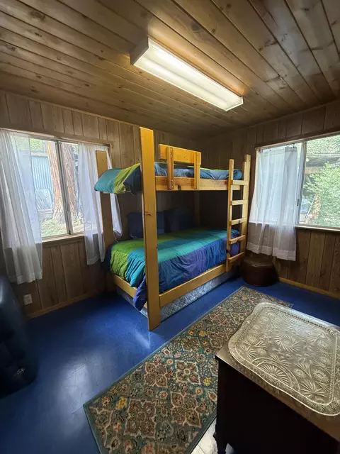 Bedroom - 1883 James Dr, Springville, CA 93265 photo 3 of 5