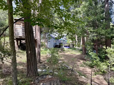 Exterior - 1883 James Dr, Springville, CA 93265 photo 11 of 16
