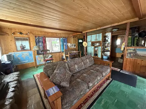 Living - 1883 James Dr, Springville, CA 93265 photo 3 of 4