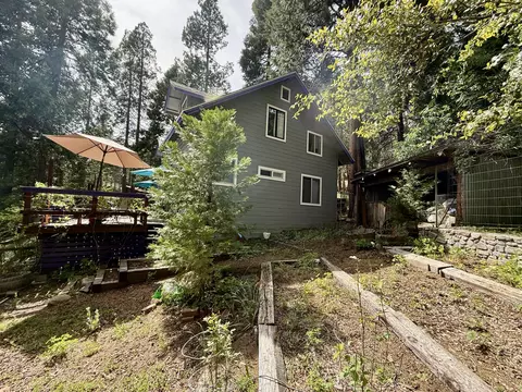 Exterior - 1883 James Dr, Springville, CA 93265 photo 8 of 16