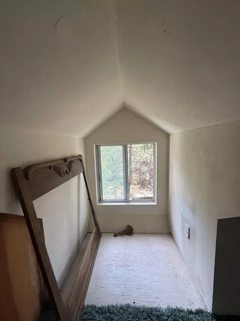 Bedroom - 1883 James Dr, Springville, CA 93265 photo 5 of 5