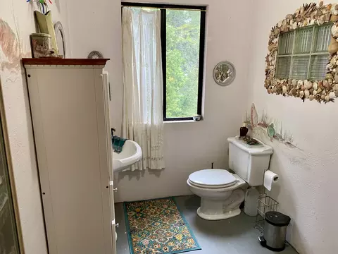 Bath - 1883 James Dr, Springville, CA 93265 photo 6 of 8