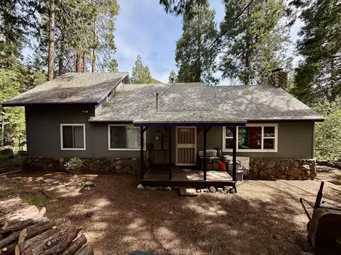 Exterior - 1883 James Dr, Springville, CA 93265 photo 6 of 16