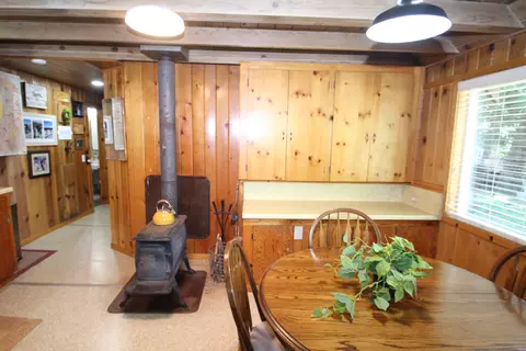 Dining - 496 Trails End, Springville, CA 93265 photo 3 of 3