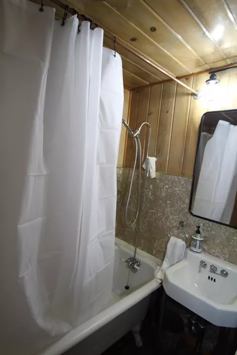 Bath - 496 Trails End, Springville, CA 93265 photo 2 of 6
