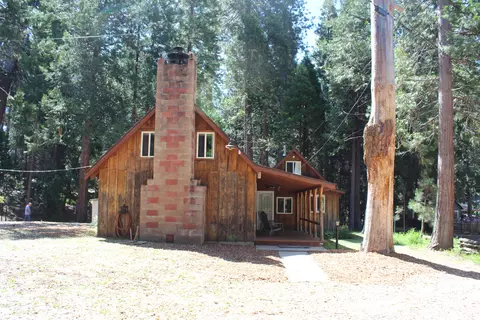 Exterior - 496 Trails End, Springville, CA 93265 photo 4 of 10