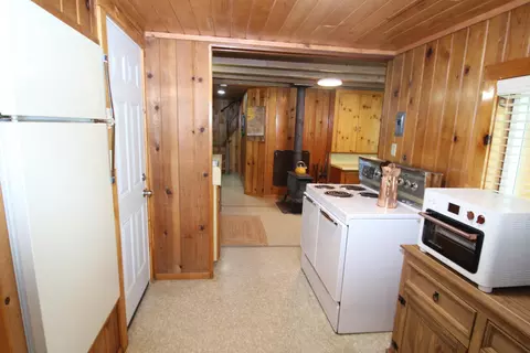 Kitchen - 496 Trails End, Springville, CA 93265 photo 1 of 4