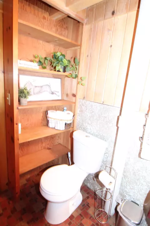 Bath - 496 Trails End, Springville, CA 93265 photo 4 of 6