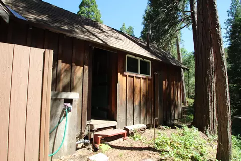 Exterior - 496 Trails End, Springville, CA 93265 photo 6 of 10
