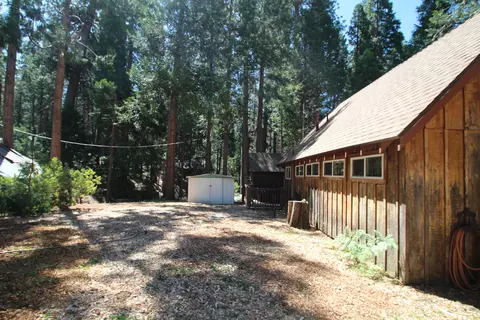 Exterior - 496 Trails End, Springville, CA 93265 photo 9 of 10