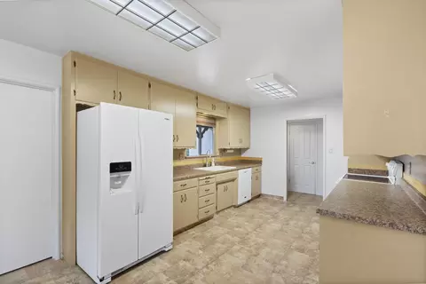 Kitchen - 131 E Gail Ave, Tulare, CA 93274 photo 3 of 3