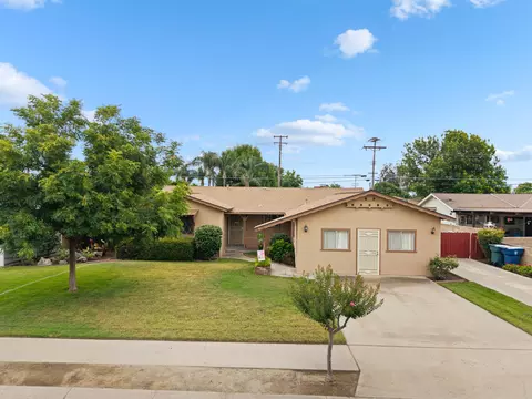 Exterior - 131 E Gail Ave, Tulare, CA 93274 photo 2 of 13