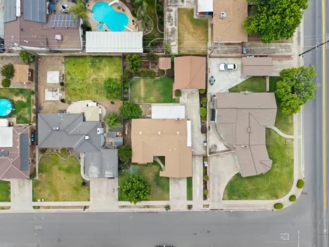 View/Area - 131 E Gail Ave, Tulare, CA 93274 photo 3 of 3