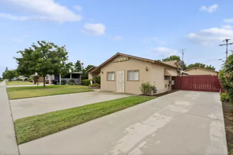 Exterior - 131 E Gail Ave, Tulare, CA 93274 photo 3 of 13