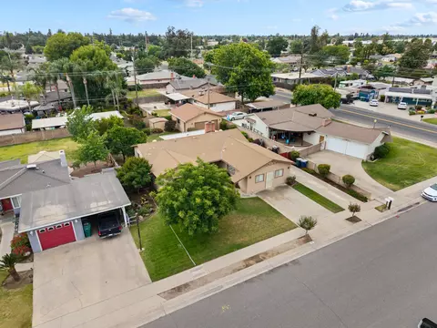 View/Area - 131 E Gail Ave, Tulare, CA 93274 photo 2 of 3
