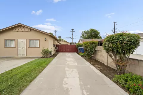 Exterior - 131 E Gail Ave, Tulare, CA 93274 photo 4 of 13
