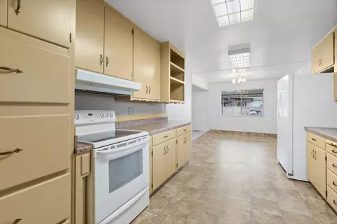 Kitchen - 131 E Gail Ave, Tulare, CA 93274 photo 1 of 3